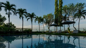 Outdoor pool - Villa Empress Cebu (Cebu City)