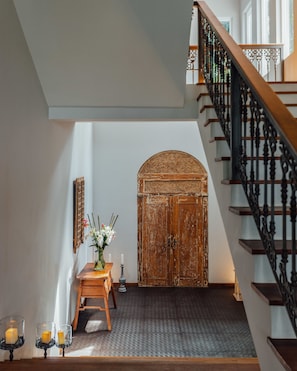 Interior entrance - Villa Empress Cebu (Cebu City)