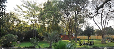 Vista frontal de la propiedad