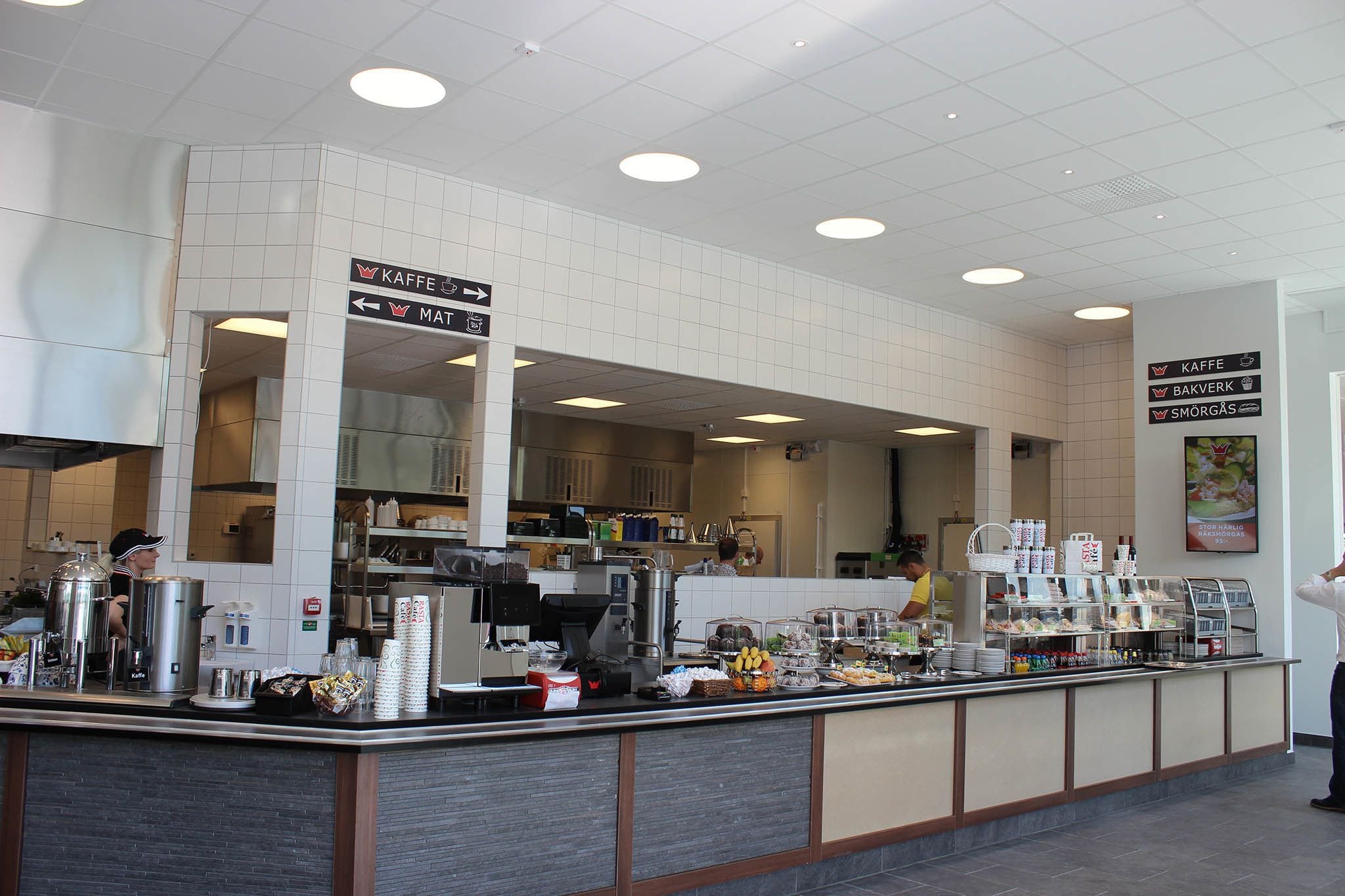 lunch and dinner served, scandinavian cuisine