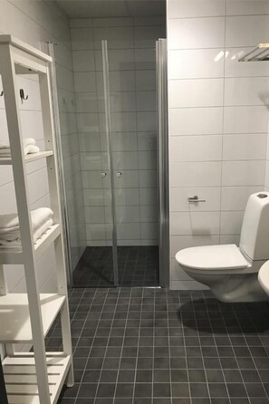 Shower, hair dryer, towels - Rasta Värnamo (Varnamo)