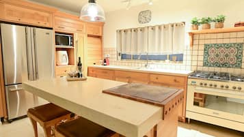 Family Villa, 3 Bedrooms, Garden View | Private kitchen | Full-sized fridge, microwave, oven, stovetop