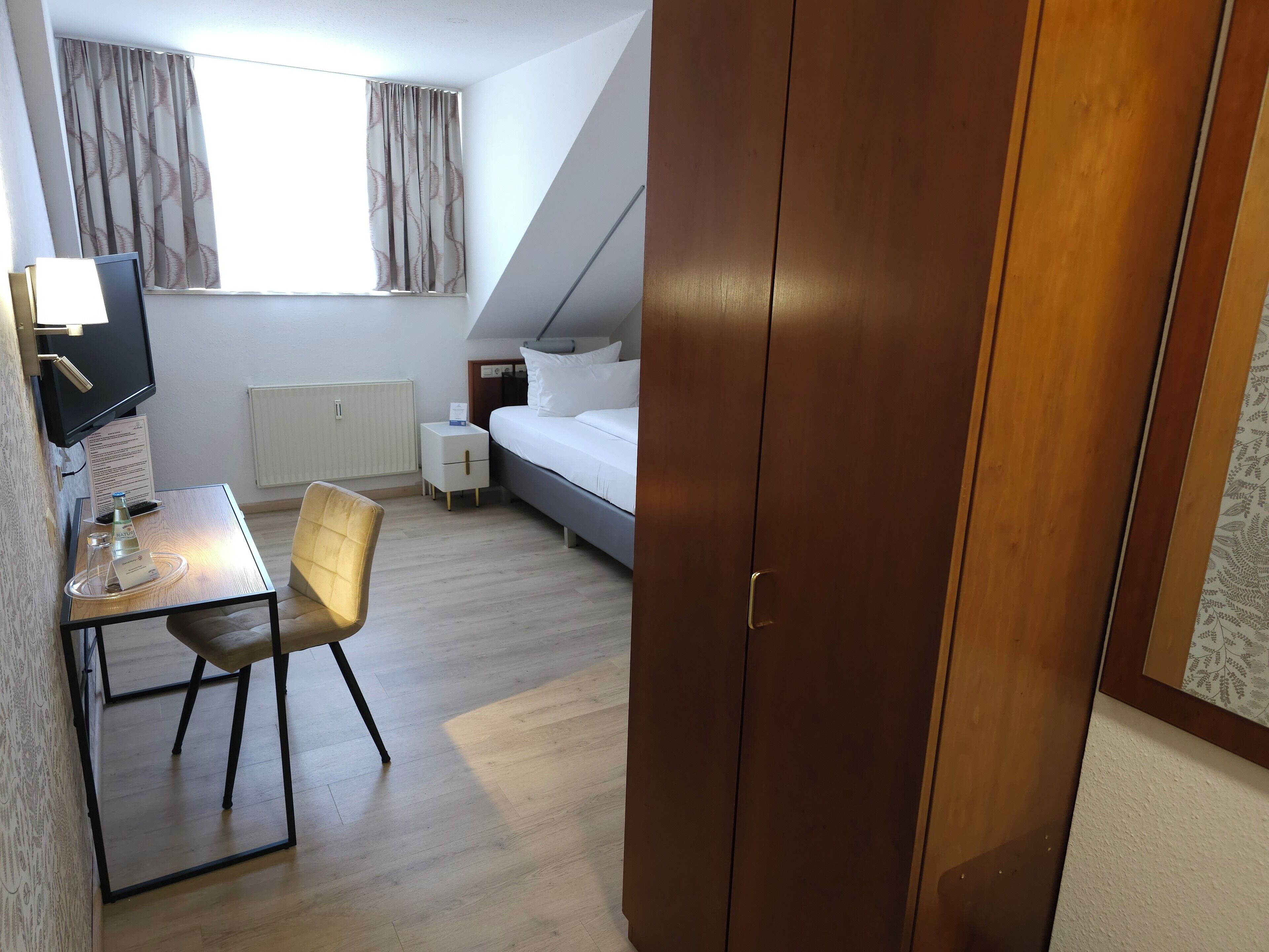 single room | desk, soundproofing, iron/ironing board, free wifi