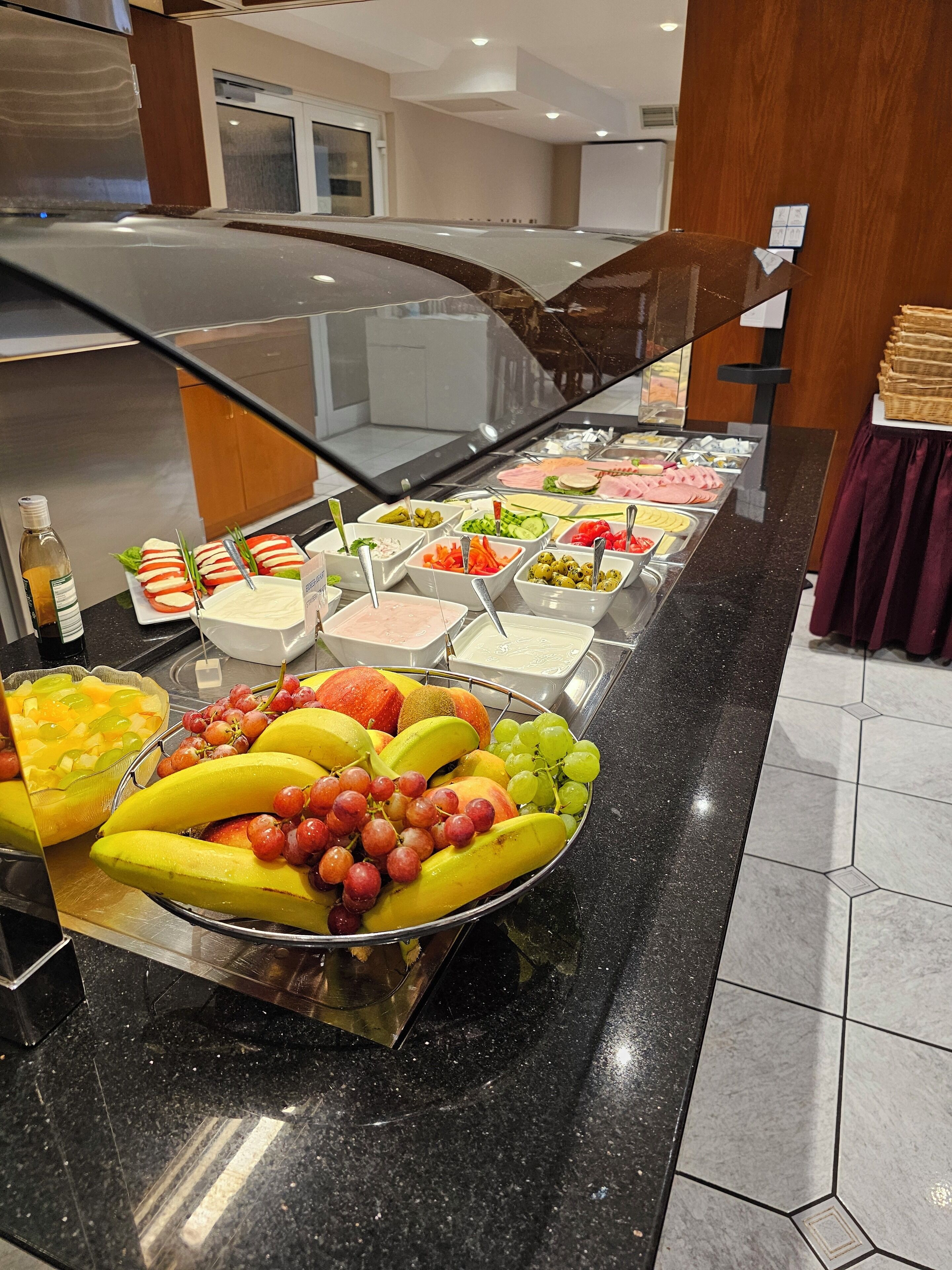 Daily buffet breakfast (EUR 13 per person)