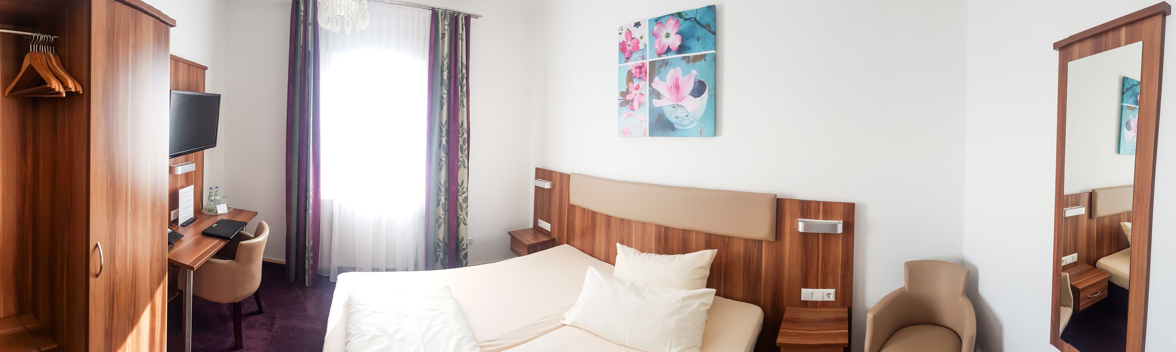 Desk, soundproofing, iron/ironing board, free WiFi
