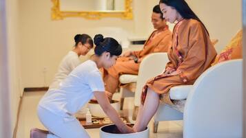 Couples treatment rooms, hot stone massages