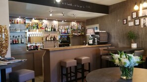 Bar (en el alojamiento)