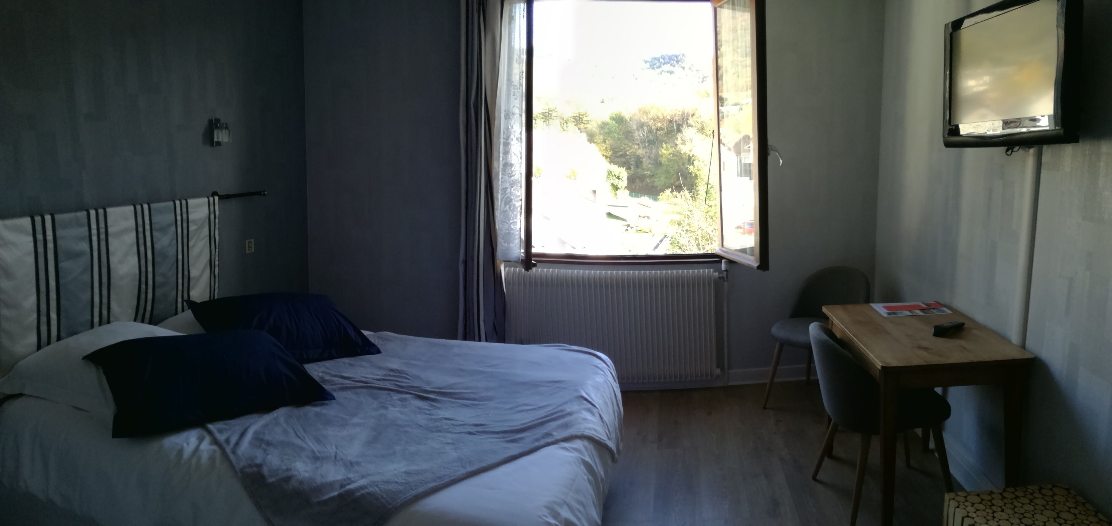 double or twin room | memory-foam beds, individually decorated, desk, soundproofing