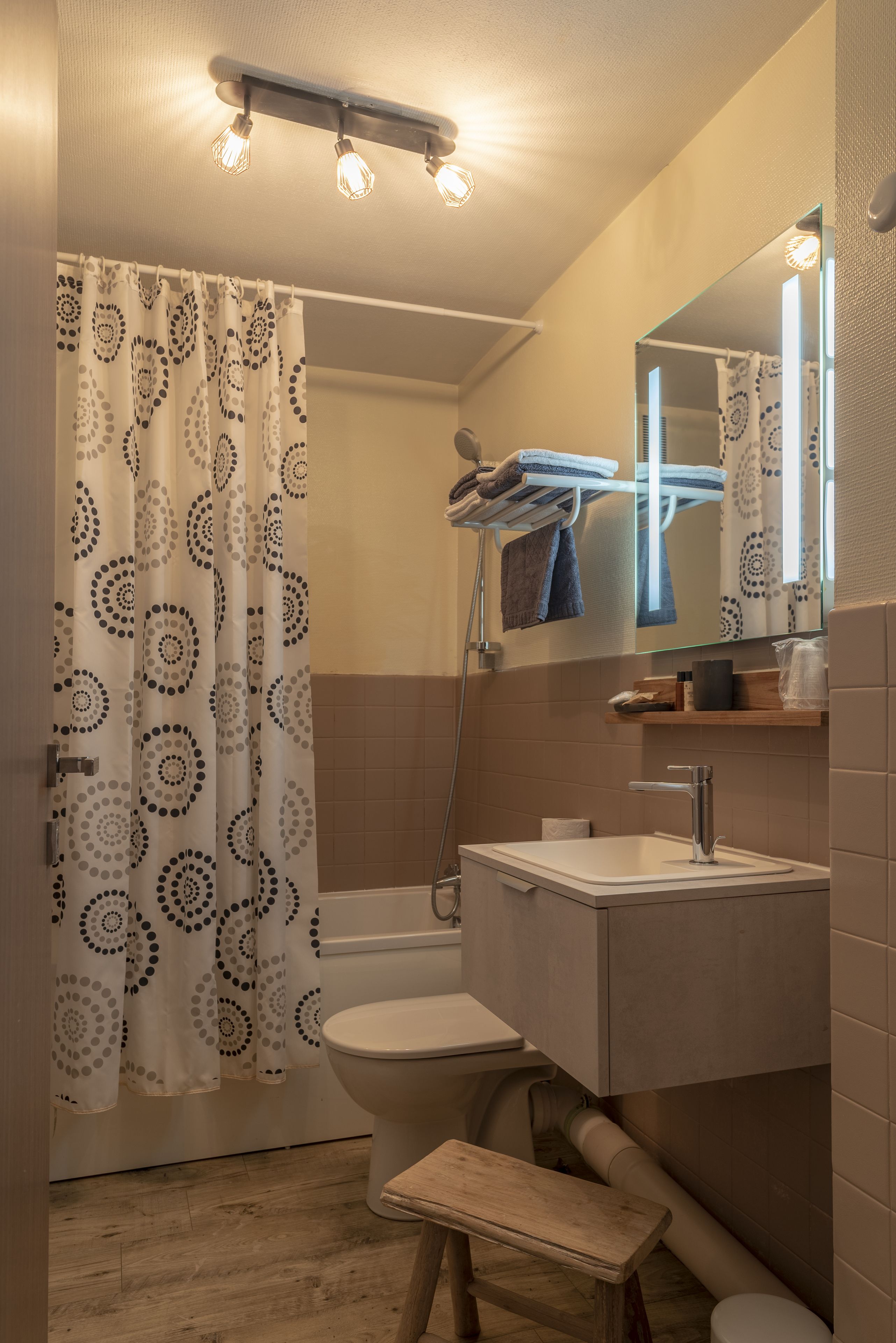 double or twin room | memory-foam beds, individually decorated, desk, soundproofing