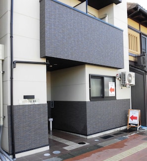 Property entrance - KyotoHouseToji (Kyoto)