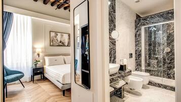 Deluxe Room, City View, Tower | 1 bilik tidur, peralatan tempat tidur premium, gebar bulu kapas