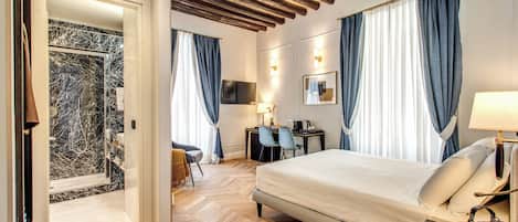Corner Junior Suite, City View
