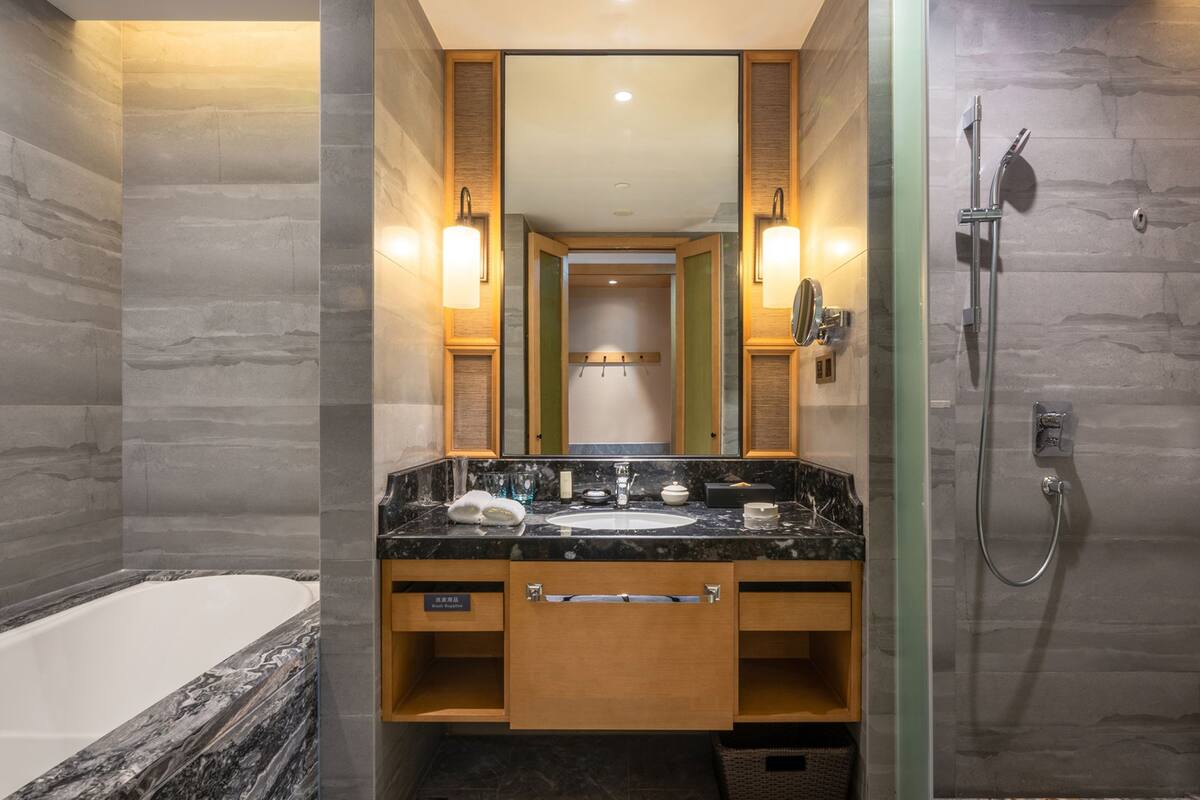 minibar, in-room safe, desk, blackout curtains