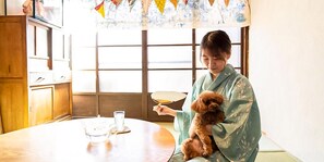 ห้องพัก, พร้อมสิ่งอำนวยความสะดวกสำหรับผู้พิการ, ปลอดบุหรี่ (1F Japanese Traditional room WA Max 4) | โต๊ะทำงาน, เตารีด/โต๊ะรีดผ้า, Wi-Fi ฟรี