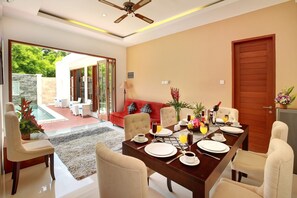 In-room dining - Lucia Villa Seminyak (Seminyak)