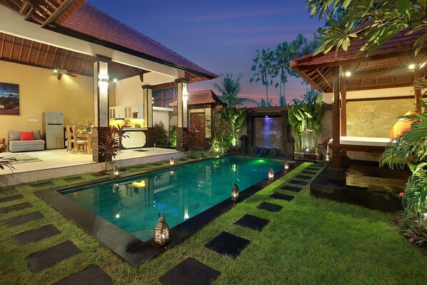 Outdoor pool - Concetta Villa Seminyak Beachside (Seminyak)
