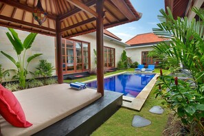 Outdoor pool - Nicola Villa Seminyak Beachside (Seminyak)