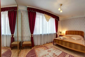 Suite, 1 Bedroom | In-room safe, desk, iron/ironing board, free WiFi - Holosiyvsky (Kyiv)