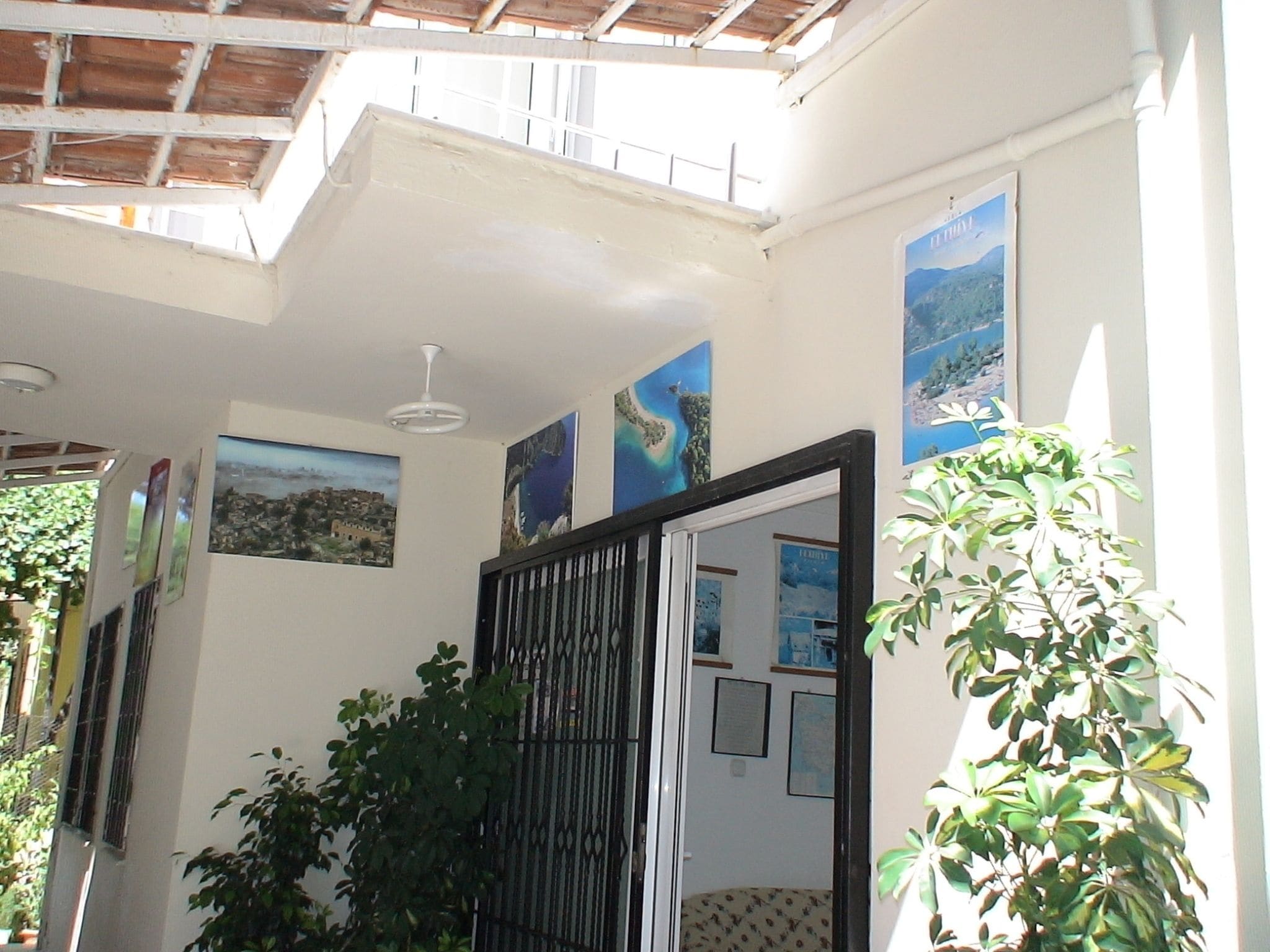 Pintu masuk hartanah