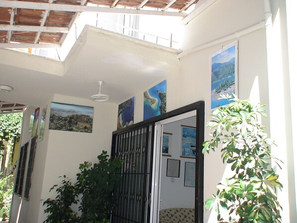 EntrĂ©e de lâhĂ©bergement