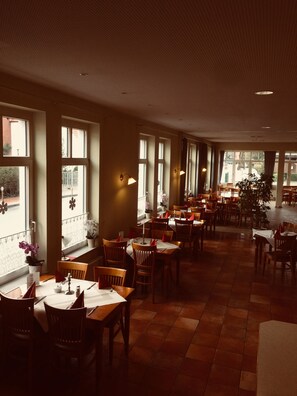 Restaurant - Hotel Butjadinger Hof (Butjadingen)