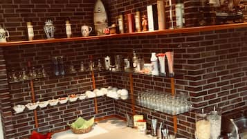 Desayuno buffet (EUR 5.00 por persona)