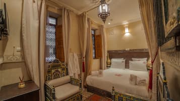 Superior Double Room | Minibar, individually decorated, individually furnished, desk