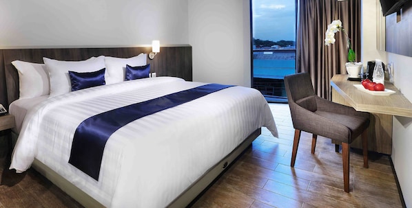 1 phòng ngủ, minibar, két bảo mật tại phòng, bàn
