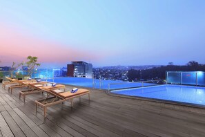 Rooftop pool - Aston Inn Pandanaran - Semarang (Semarang)
