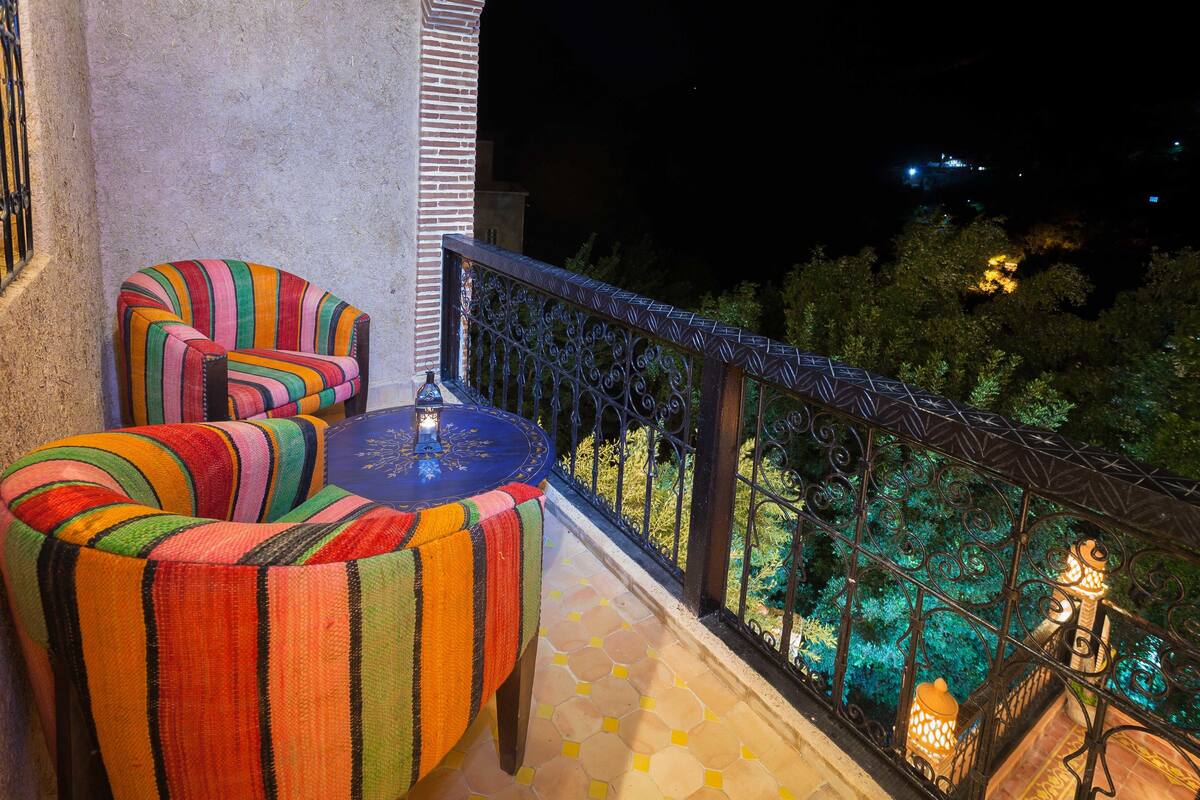 Twin Room | Minibar, desk, cribs (free), rollaway beds (surcharge)