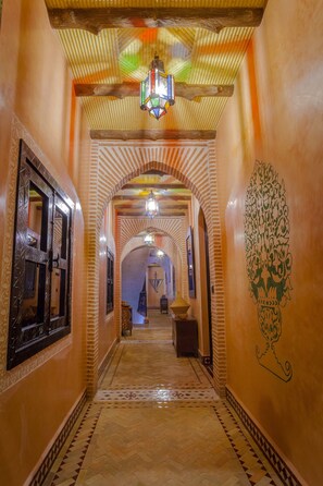Interior entrance - Dar Ikalimo Ourika (Sti Fadma)