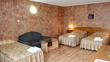 Triple Room | Living area