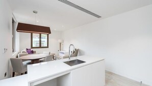 Private kitchen - Berkeley Residential - Bennett Street (London)