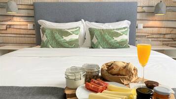 Studio | In-room dining