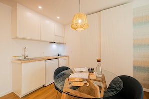 Studio | Private kitchen | Espresso maker, coffee/tea maker, fridge, microwave