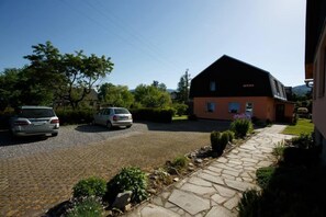 Free self parking - Penzion Mona (Bela pod Pradedem)