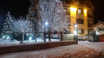 Façade de lâhĂ©bergement - soirĂ©e/nuit