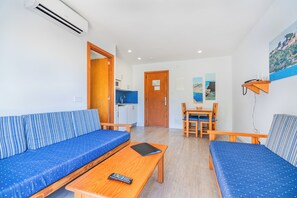 アパートメント 1 ベッドルーム バルコニー (main hotel building 50m away) | セーフティボックス (室内)、デスク、ノートパソコン用作業スペース、防音設備