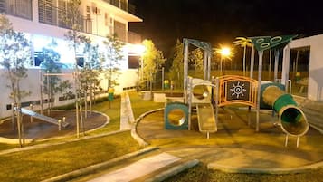 Children’s play area – outdoor