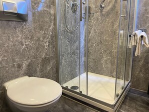 Shower, towels