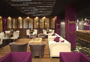 Bar (on property) - TGI Grand Fortuna (Hosur)