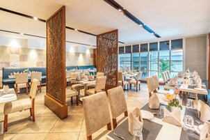 Se sirven desayunos, almuerzos, cenas y cocina internacional