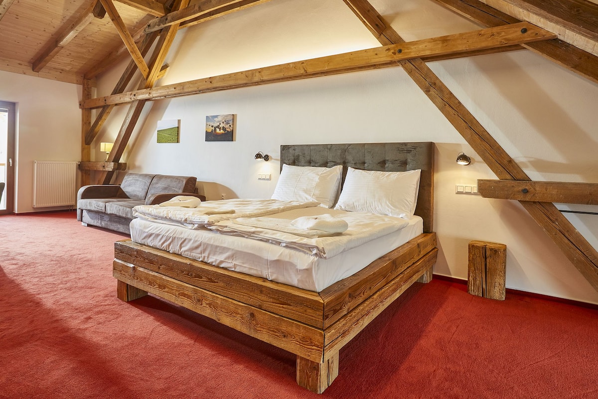 Design Studio Suite, Garden View | Minibar, desk, blackout drapes, iron/ironing board