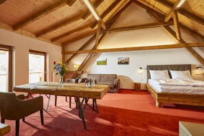 Design Studio Suite, Garden View | Minibar, desk, blackout curtains, iron/ironing board - Hotel Ryzlink (Mikulov)