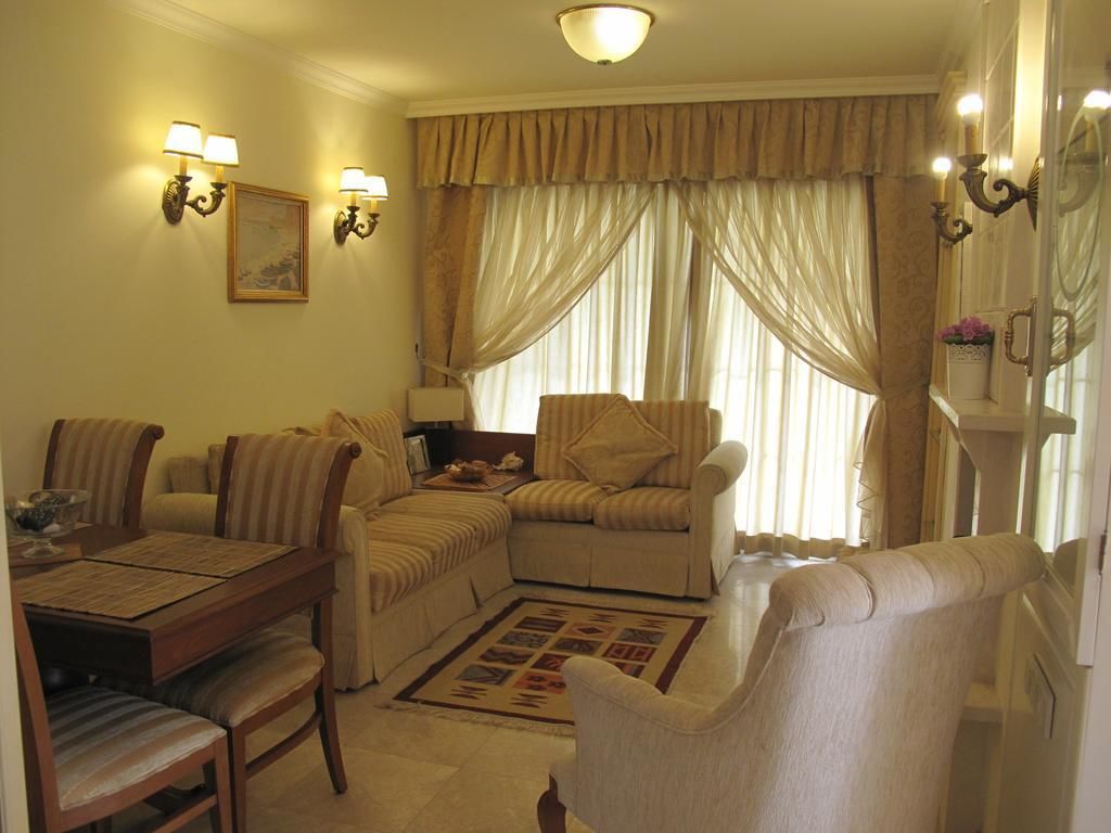 Vila | Ruang keluarga | TV LCD