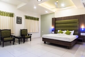 Soundproofing, rollaway beds, free WiFi