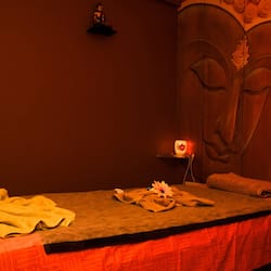 Türkisches Bad/Hamam, Körperbehandlungen, Tiefengewebe-Massagen