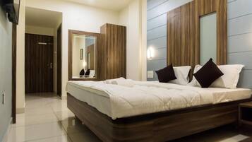 Soundproofing, rollaway beds, free WiFi