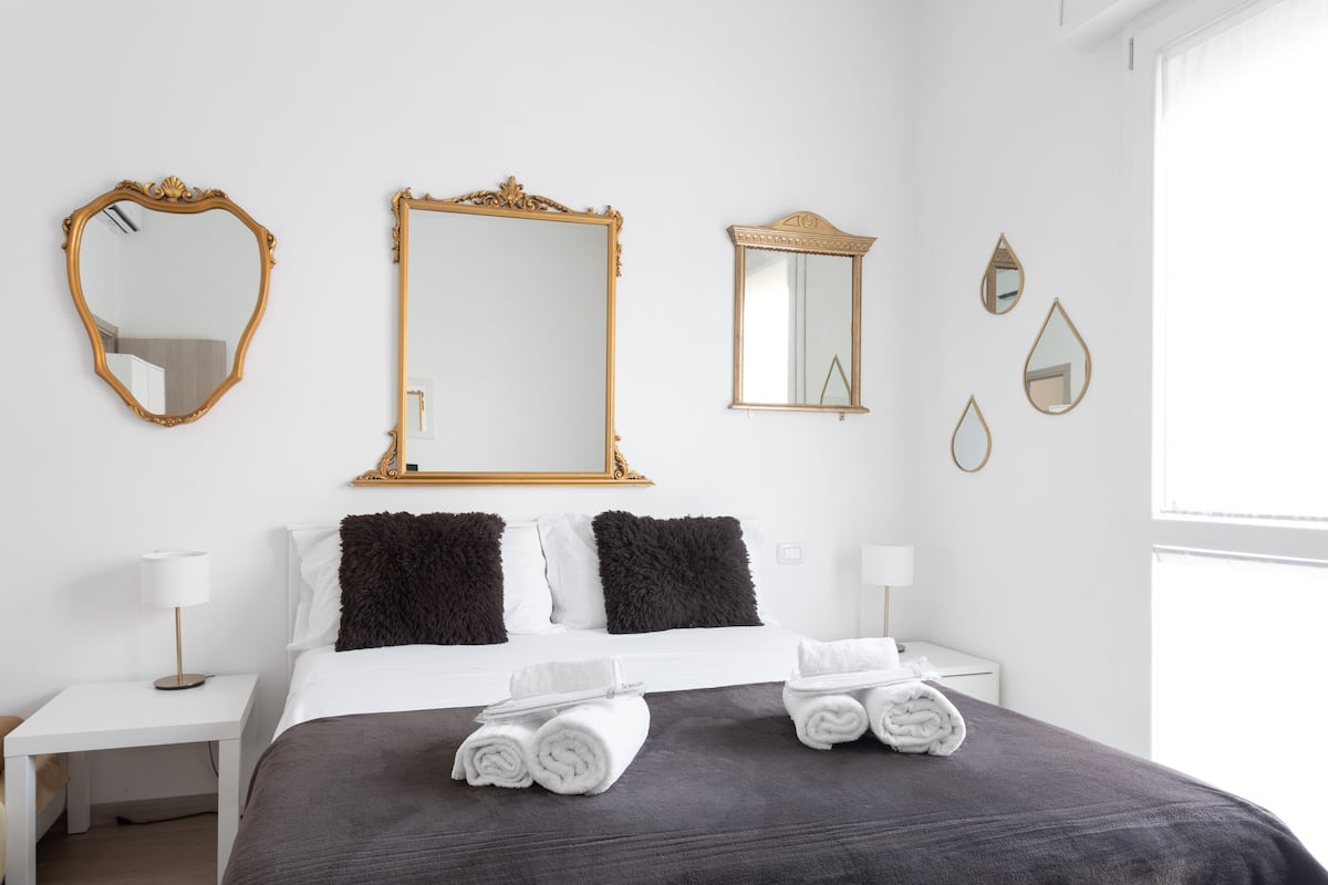 Apartment, 2 Bedrooms (Olivia) | 1 bedroom, minibar, blackout drapes, iron/ironing board