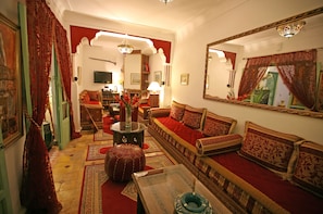 Lobby sitting area - Riad Cherihane (Marrakech)